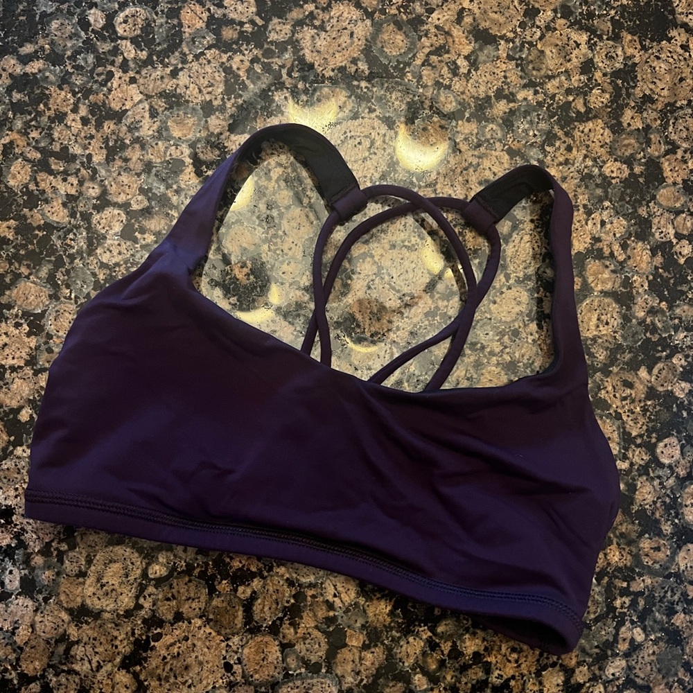 Lululemon sports bra